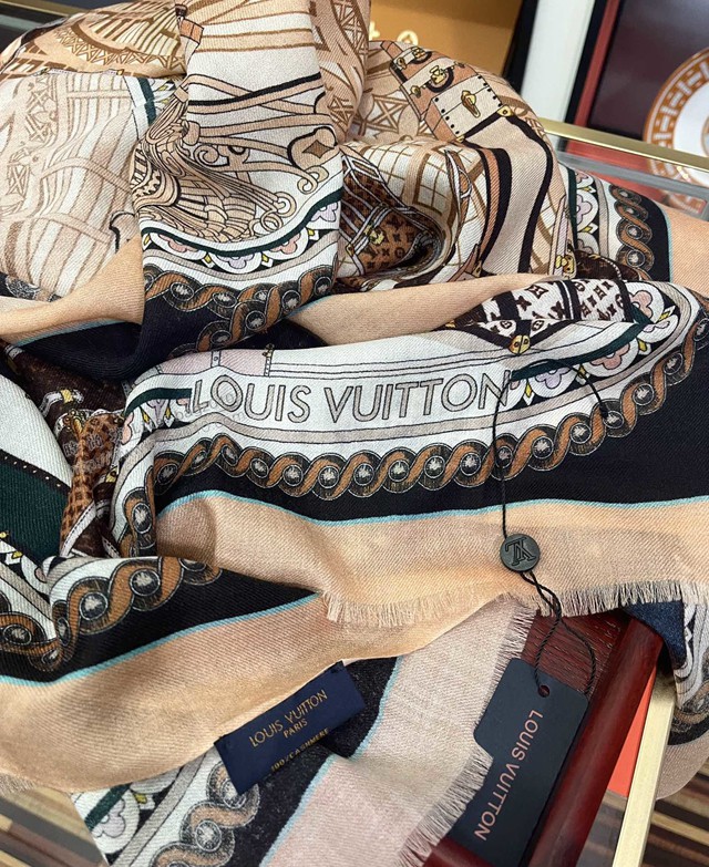 Louis Vuitton女士圍巾 路易威登2021新款頂級羊絨圍巾披肩 LV雙面戒指絨長巾  mmj1219